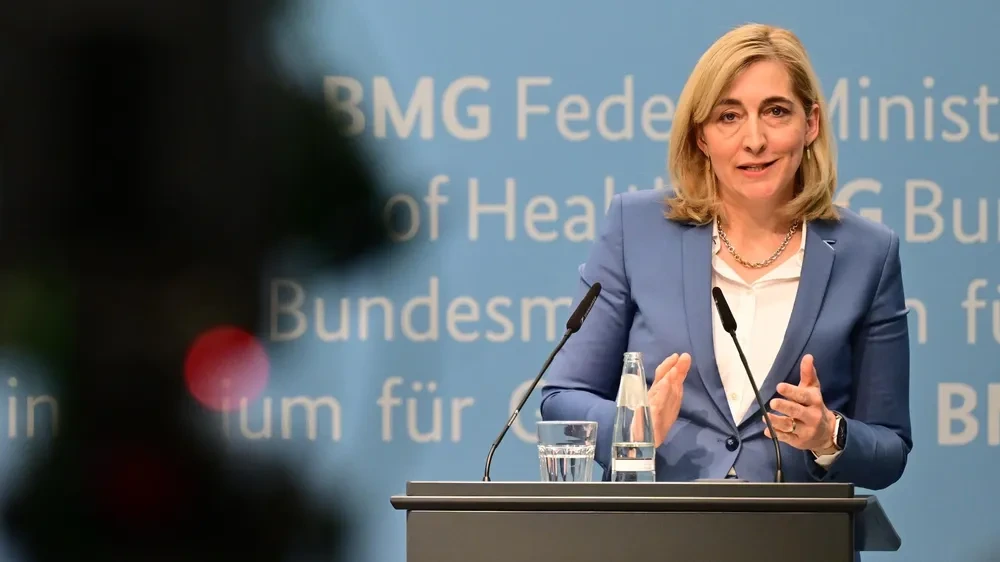 Gesundheitsministerin kündigt Einsparungen in Milliardenhöhe an
