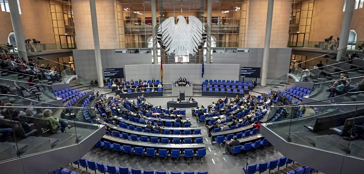 Mit Stimmen von Union, SPD und AfD – Bundestag beschließt Senkung der Luftverkehrssteuer