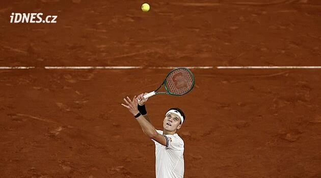 Roland Garros ONLINE: Menšík bojuje o finále, čelí největšímu favoritovi Zverevovi