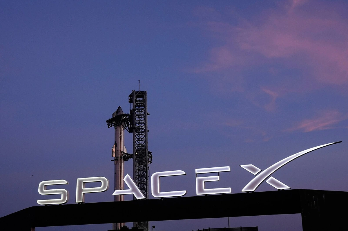 Musk se SpaceX na burze je ten největší iluzionista na světě. A lidé jeho iluze koupí