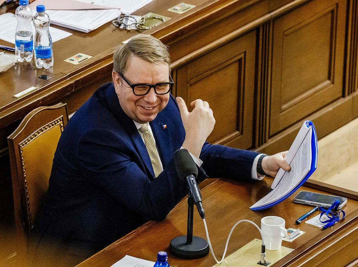 Navyšujeme rodičák podle programového prohlášení vlády, řekl Juchelka