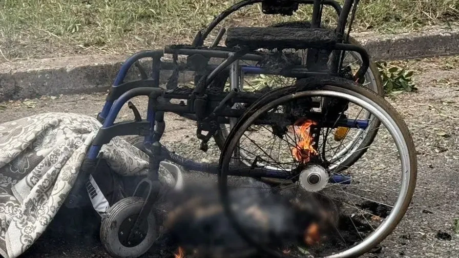 Rusové dronem zabili tři civilisty na silnici, včetně ženy na vozíku - Novinky