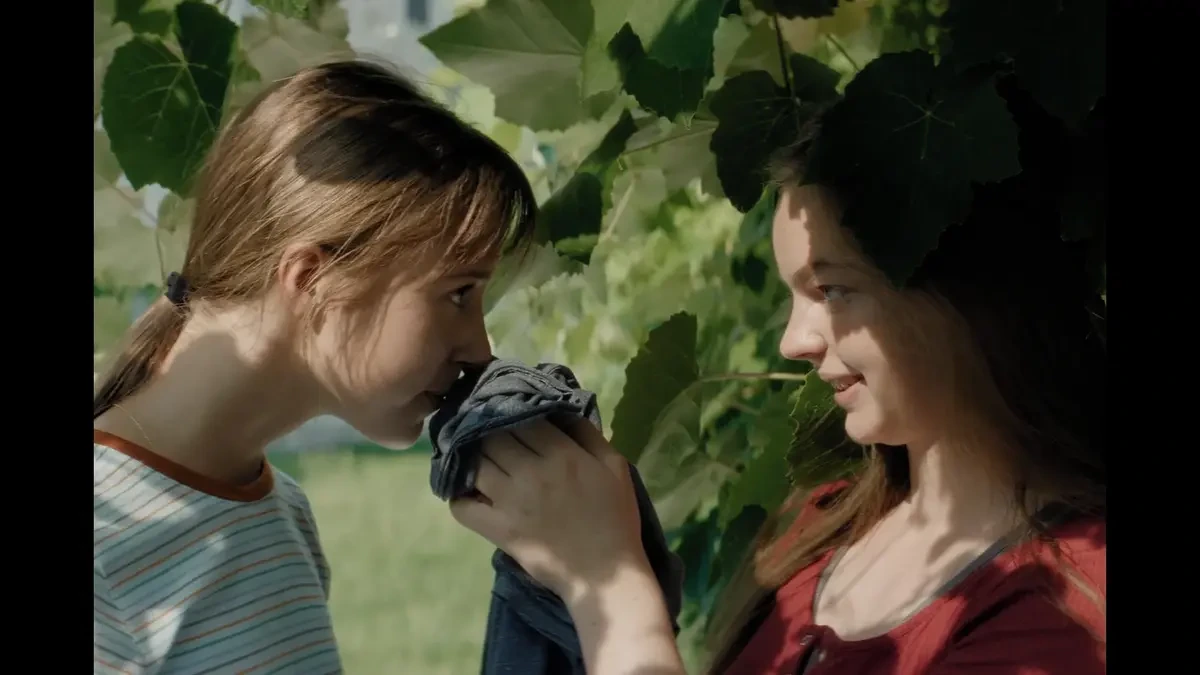 RECENZE: Film Co je ti, holka? zkoumá probouzející se sexualitu