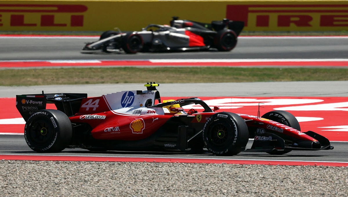 F1 ONLINE: V Barceloně vede Hamilton a vzdaluje se všem, mercedesy mu nestačí