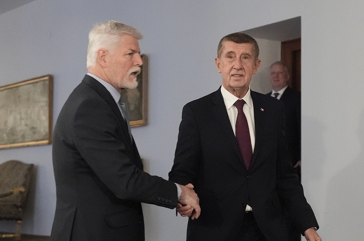 Vláda projedná formu účasti Pavla na summitu NATO, kterou nařídil Ústavní soud