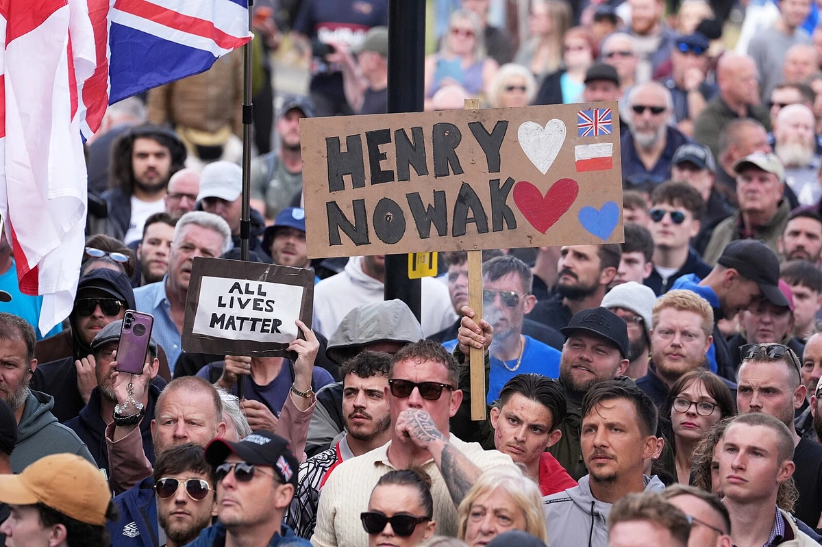 „Woke vražda“ ve Velké Británii. Jak si policie spletla vraha s obětí