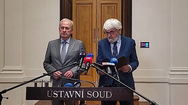 ÚS v roli „hlubokého státu“. Kolik voličů přesvědčil, že ať hlasují jakkoliv, zatne jim tipec?