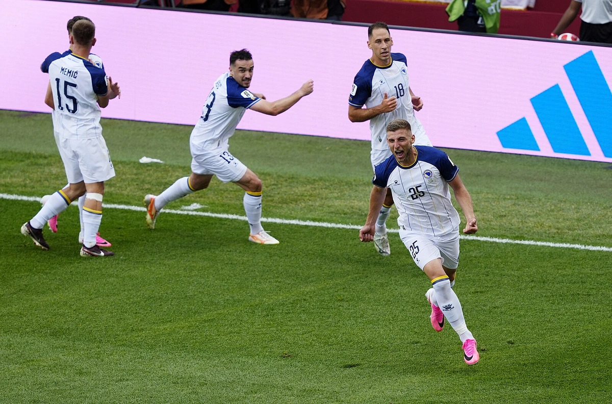 ONLINE: Kanada - Bosna 0:1, domácí v šoku, skóre otevírá po rohu Lukič