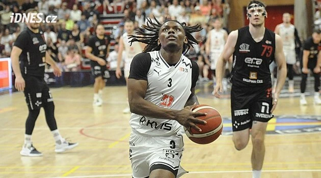Pardubice dramatizují finále NBL, ve třetím duelu o bod přehrály Nymburk