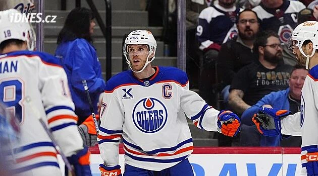 Jako Gretzky. McDavid získal popáté Cenu Teda Lindsayho a vyrovnal legendu