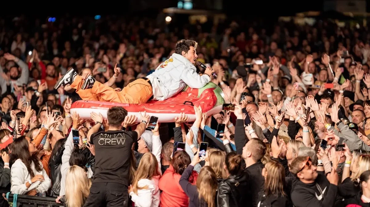 Mirai, Mig 21, Daniel Landa a Vypsaná fixa. Festival Hrady CZ se blíží   - Novinky
