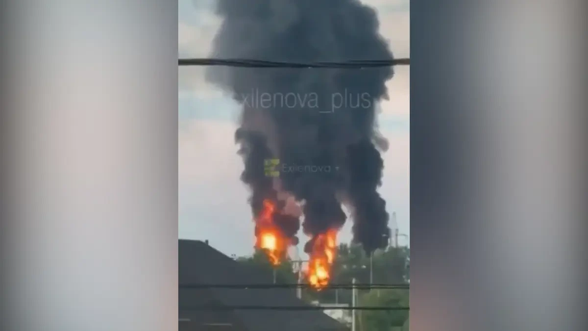 Celý Krym znovu pod masivním dronovým úderem, v Krasnodarském kraji hoří ropný sklad - Novinky