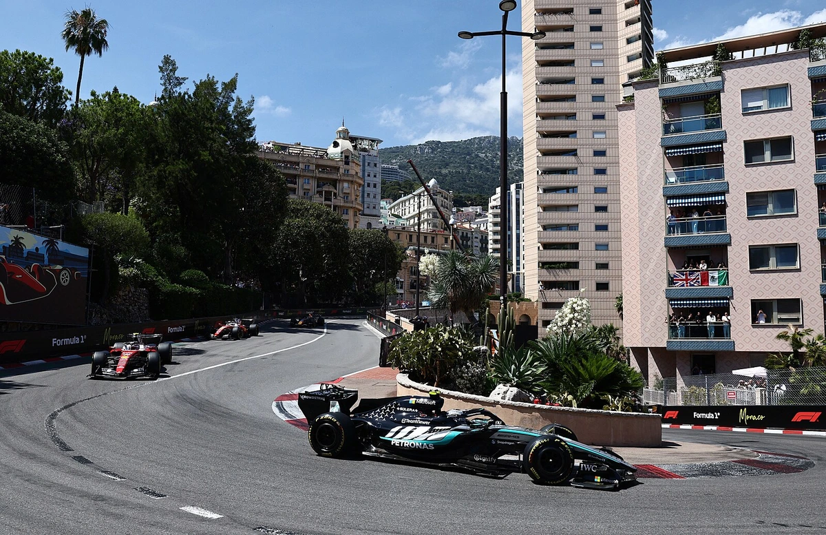 F1 ONLINE: Verstappena a Norris končí, Stroll boural. V Monaku vede Antonelli