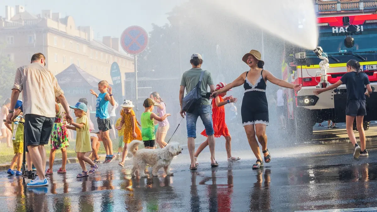 FOTO: Festival v ulicích navzdory horku baví v Ostravě tisíce lidí - Novinky