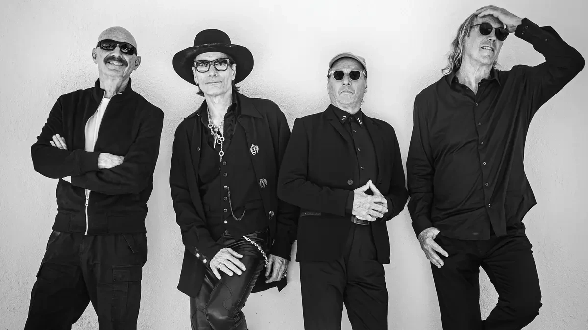 Baskytarista Tony Levin míří s kapelou Beat do Prahy a říká: Turné mě udržují mladého - Novinky