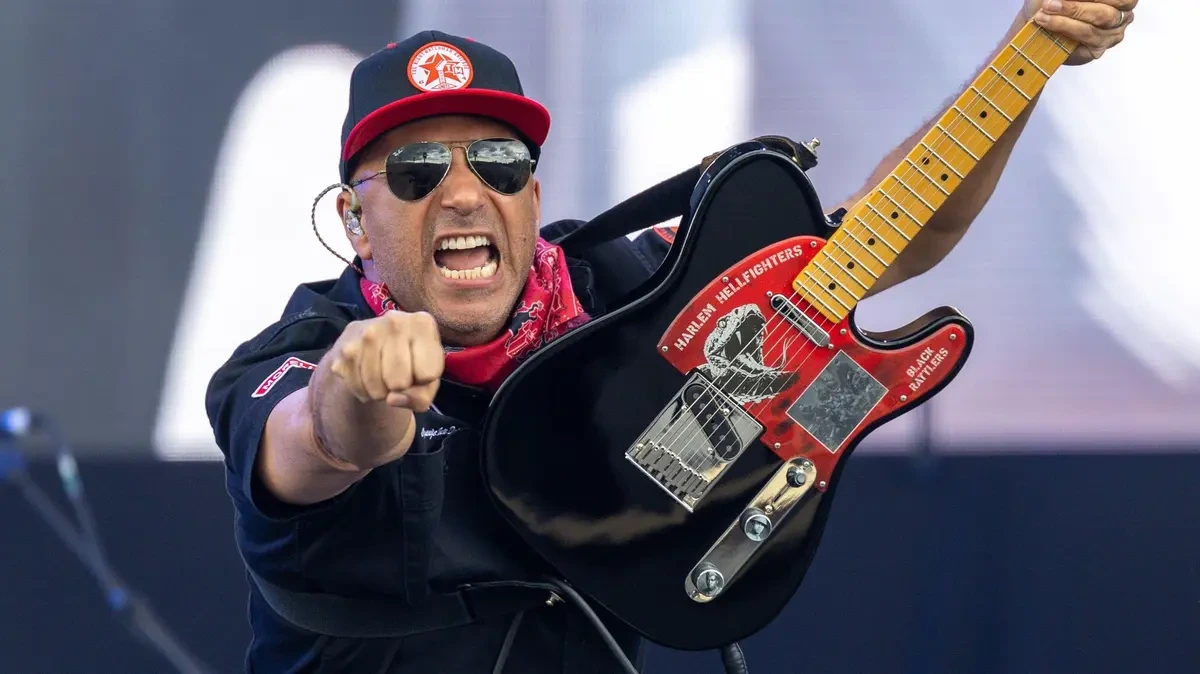 K politice se vyjádřil i na Rock for People. Necenzurujme sami sebe, naléhá americký kytarista Tom Morello - Novinky