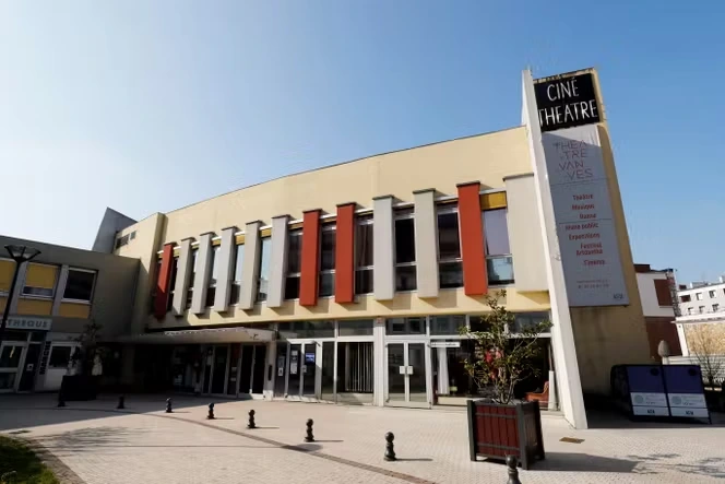 Théâtre municipal de Vanves : le maire, Bernard Gauducheau, impose une année blanche à l’établissement