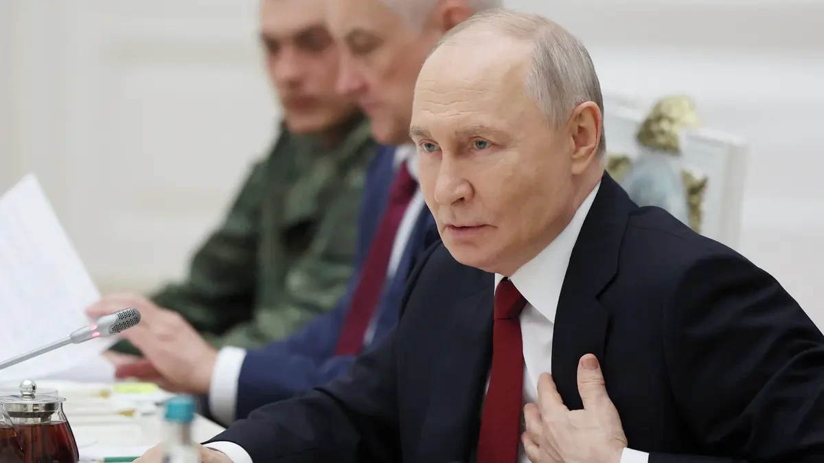 Putin připustil, že ukrajinské útoky poškozují ruskou ekonomiku - Novinky