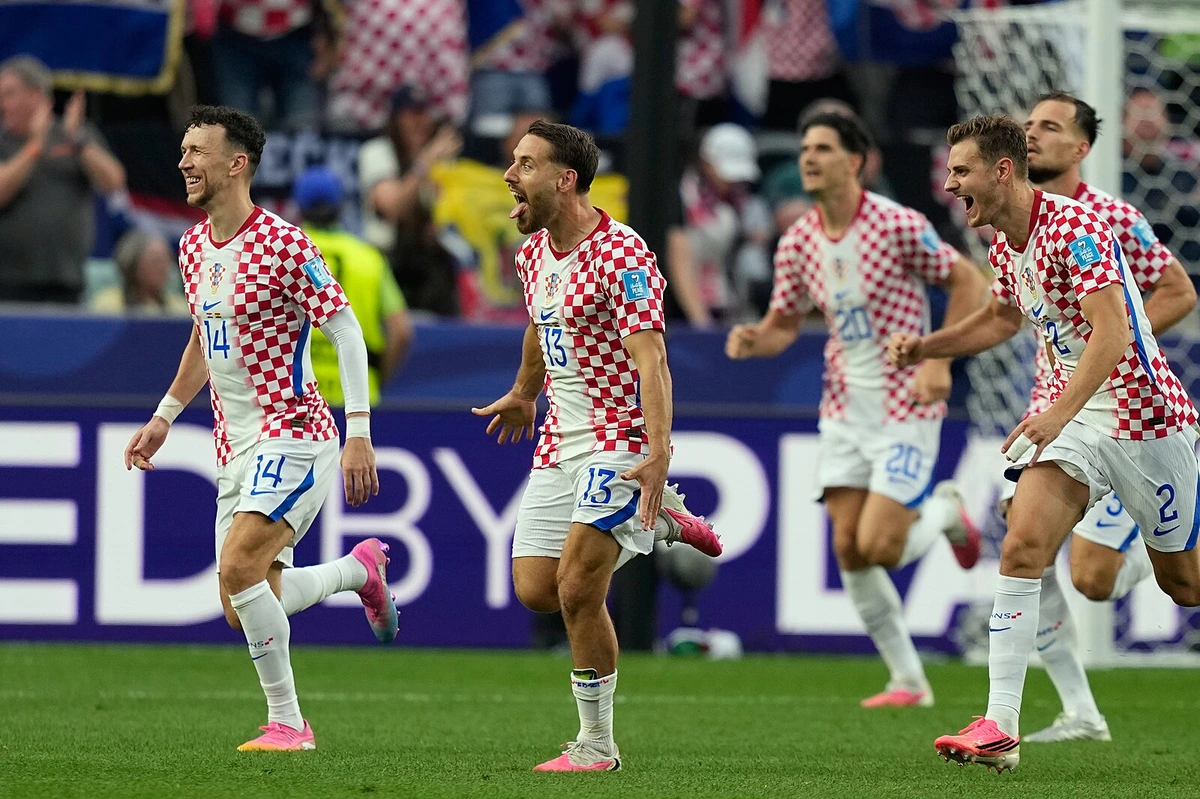 Chorvatsko - Ghana 2:1, druhé místo pro Evropany, postup ale slaví obě země