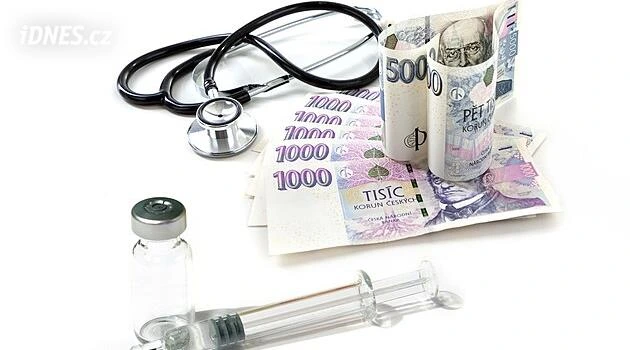 Revoluce v bílém plášti: Jak pokrok medicíny za 25 let změnil životní pojištění
