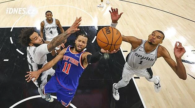 Knicks přehráli San Antonio ve finále NBA i podruhé, koncovku rozhodl Brunson