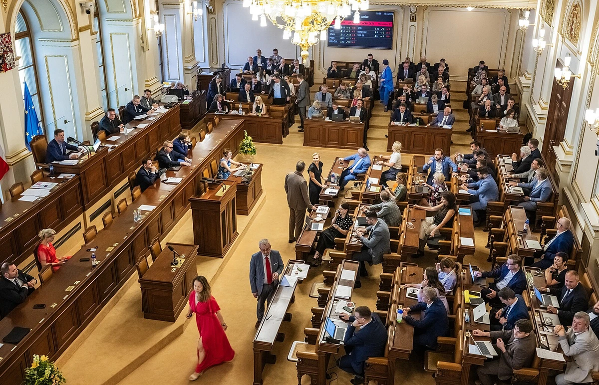 Sněmovna je plná zákonodárců-kutilů, kteří vyrábějí zmetky a ještě se tím chlubí