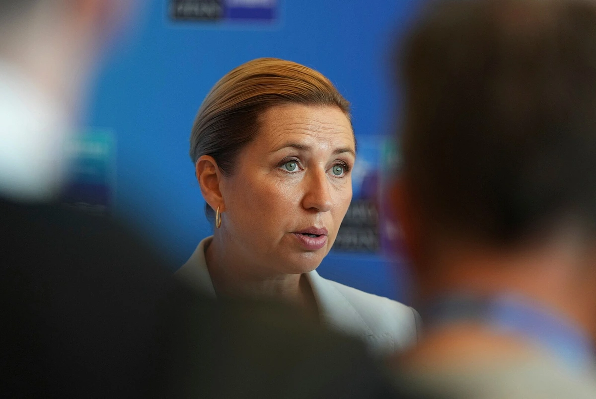 Grónsko není na prodej, území NATO ubráníme, vzkázala USA dánská premiérka