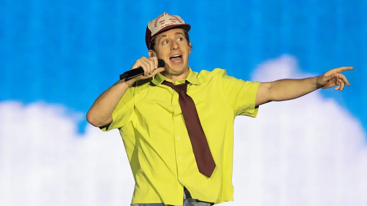 Charlie Puth: Že budu zpívat hymnu na Super Bowlu, jsem se dozvěděl v sauně - Novinky