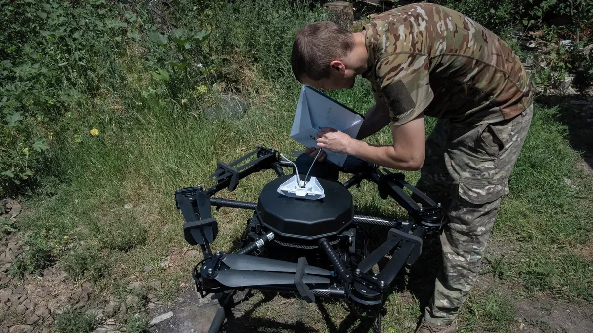 Rusové se kvůli ukrajinským dronům snaží rušit signál Starlinku - Novinky