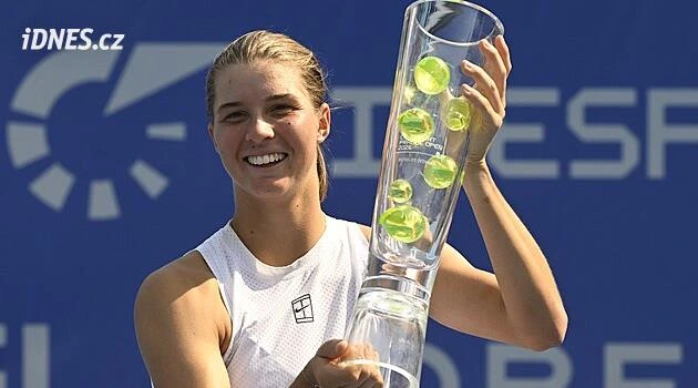 Viděla Praha zrod hvězdy? Milovnici hokeje zdobí vymírající úder, vede ji šampionka
