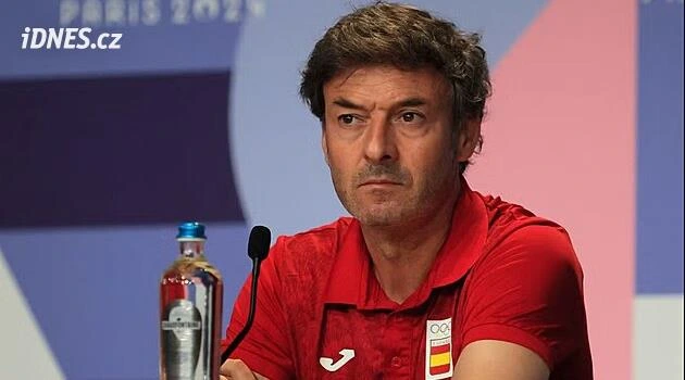 První zahraniční trenér? České fotbalisty by mohl vést Španěl Denia