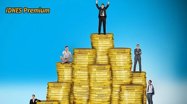 Kolik bere kolega? Mzdy přestávají být tabu. Firmy hledají férová pravidla