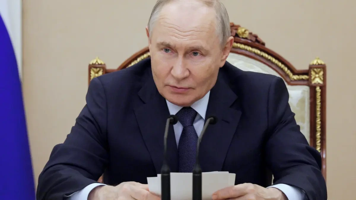 Potíže s palivy jsou samozřejmě dočasné, prohlásil Putin - Novinky