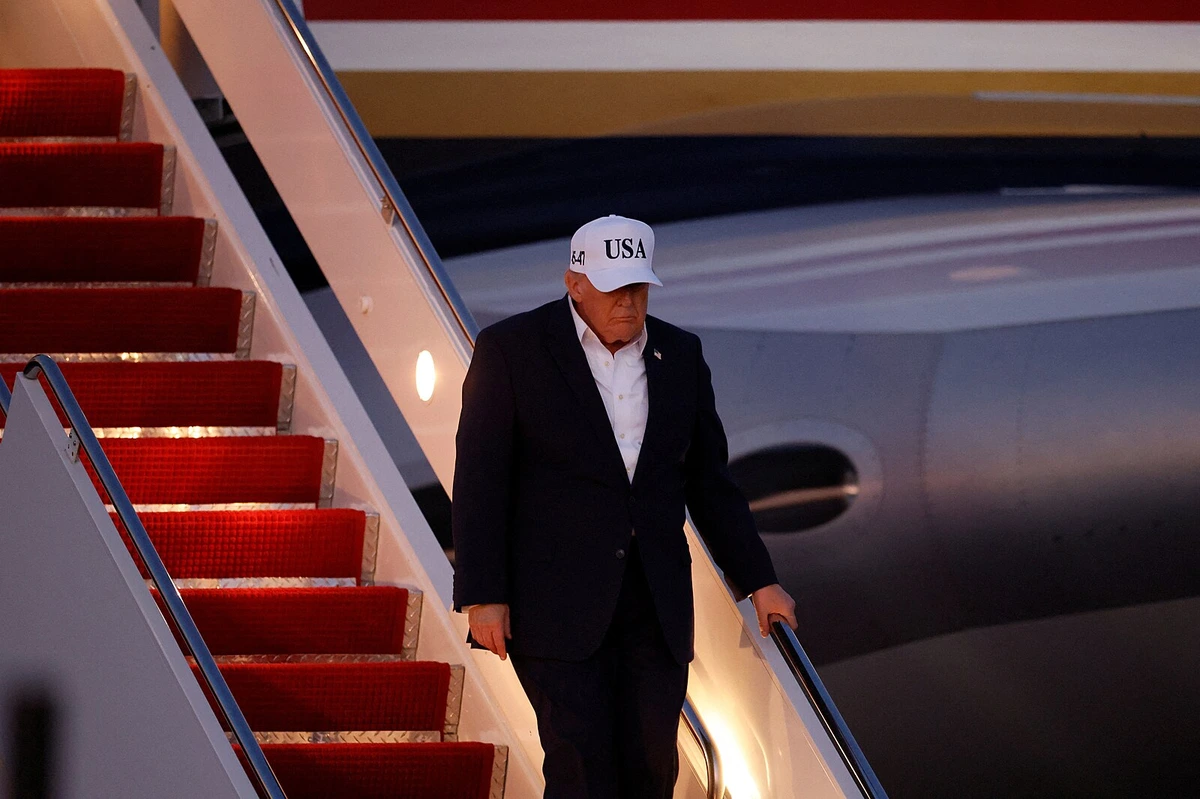 Prezidentský letoun v novém. Trump poprvé usedl do darovaného Air Force One