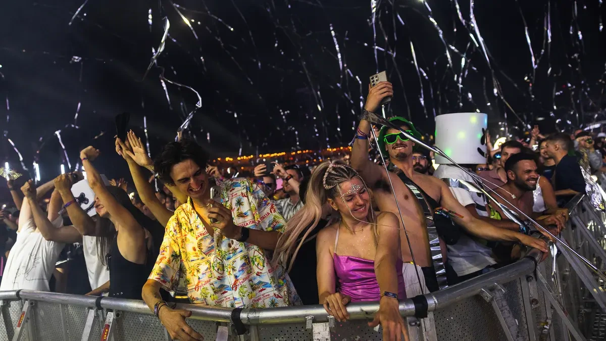 FOTO: Tak se baví desetitisíce lidí na ostravských Beats for Love   - Novinky