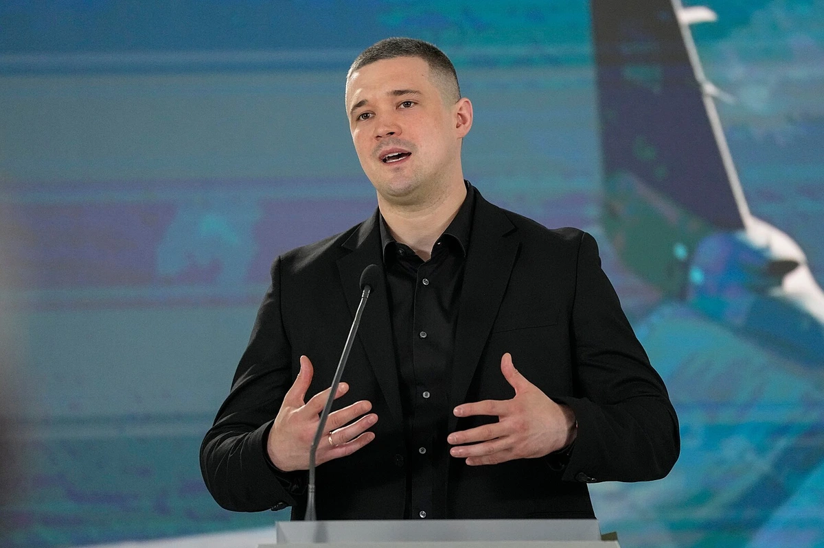Válka ve stylu počítačové hry. Co očekávat od krize zahájené odvoláním ministra Fedorova?