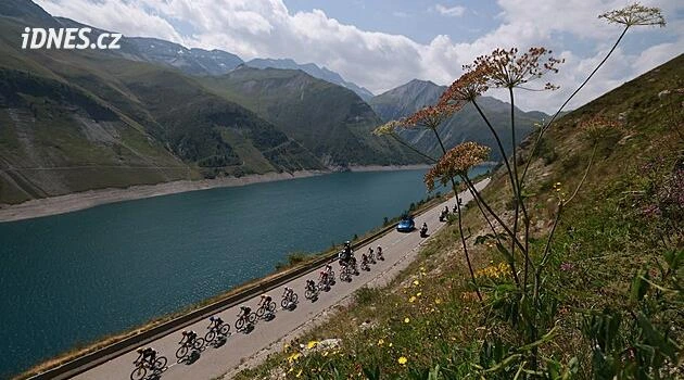 Tour ONLINE: Velkolepé finále. Pedersen si doskočil do úniku, sjíždí se pod Galibier