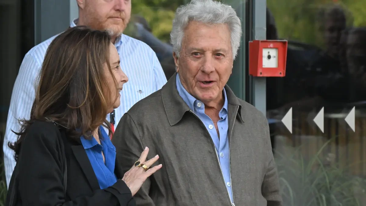 Dustin Hoffman přiletěl do Karlových Varů - Novinky