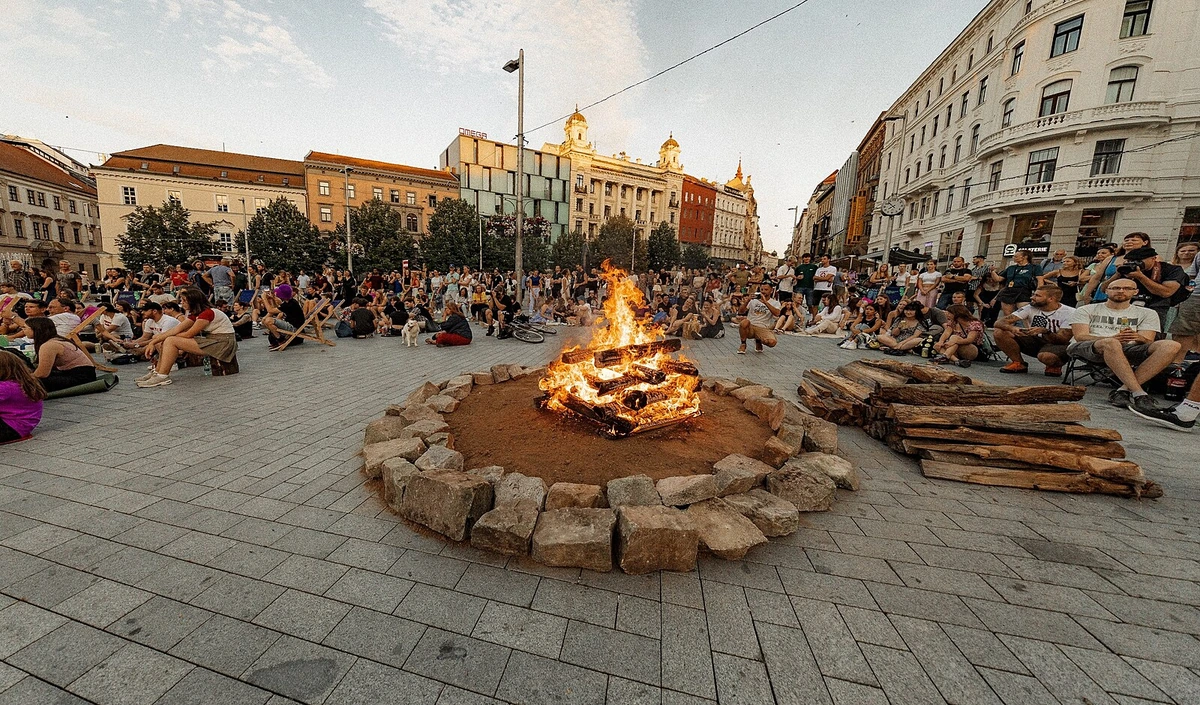 Bojte se, bratři a sestry! Jak se liší pověsti táborových ohňů v Čechách, v Ohiu a na Sibiři?