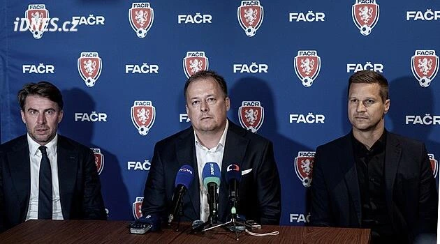 Kouč Denia je v Česku. Pro jeho příchod má Trunda údajně zajištěnou podporu