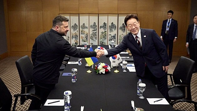 Prezidenti Jižní Koreje a Ukrajiny se dohodli, jak naloží se zajatými vojáky z KLDR