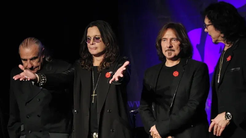 Bubeník kapely Black Sabbath používá invalidní vozík - Novinky