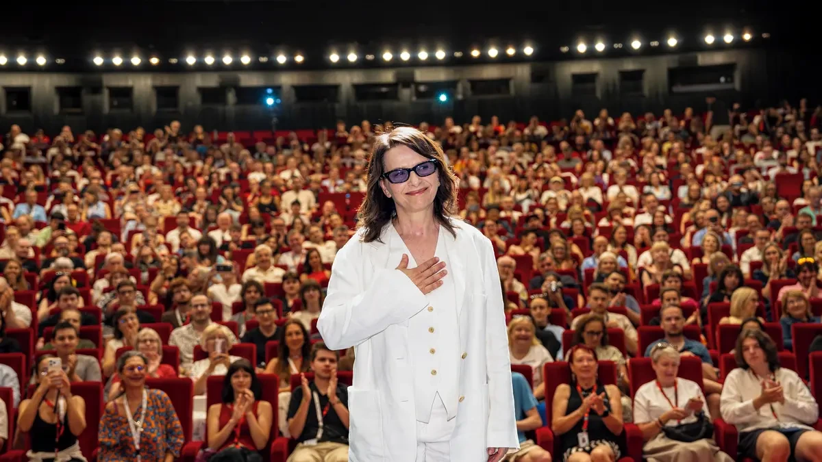 FOTO: Juliette Binocheová ve Varech doprovodila film Tři barvy: Modrá slzami - Novinky