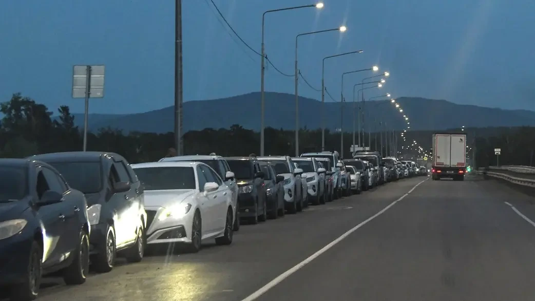 Kreml přiznal, že jedná o dovozu benzínu a nafty - Novinky