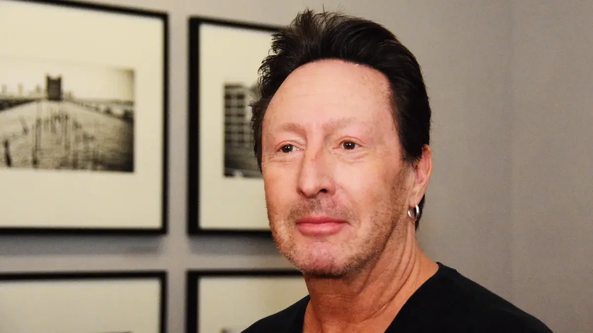 Julian Lennon skládá mozaiku křehkých momentů našeho světa  - Novinky