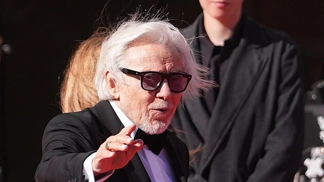 Keitel si na červeném koberci zatančil. V Thermalu je i Eisenberg a Gyllenhaalová