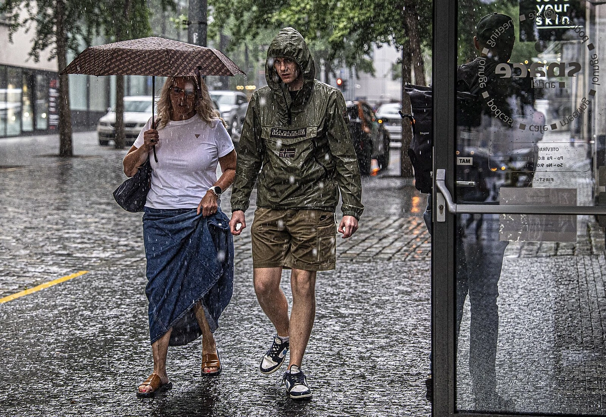 Česko čeká prudká změna počasí. Po vedrech dorazí bouřky i ochlazení