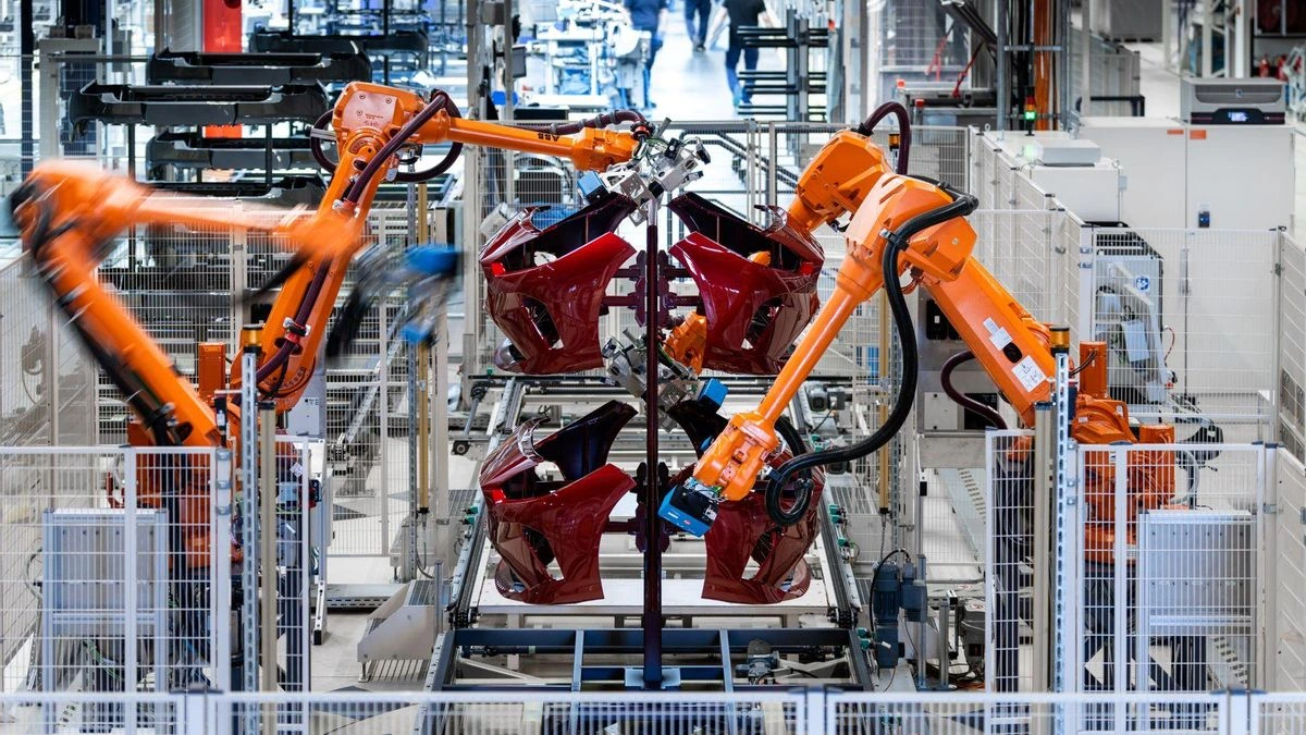 BMW pacta la salida voluntaria de 8.000 empleados en Alemania