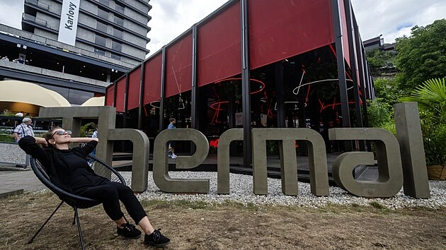 KVIFF 2026: Co je na festivalu zdarma? Koncerty, výstavy i festivalové zóny