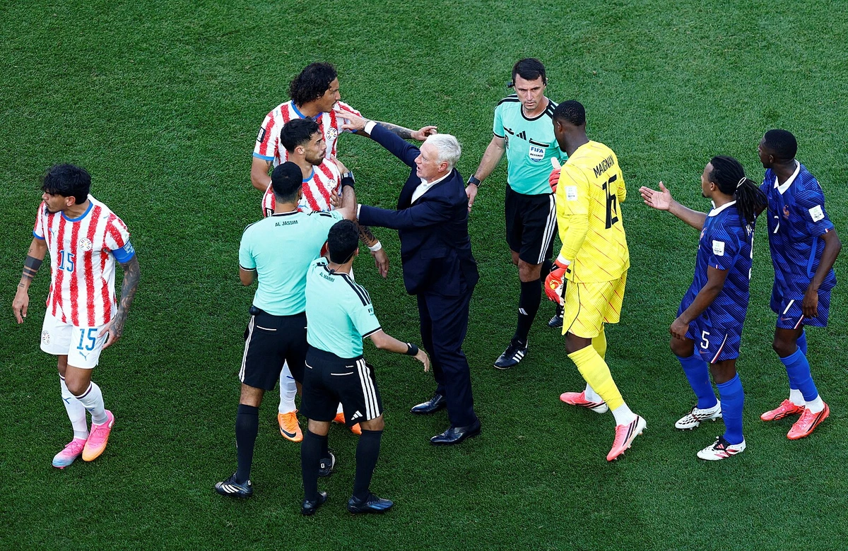 Ostuda! Fotbalový svět tepe do Paraguaye. Tohle jsme od nich čekali, řekl Deschamps